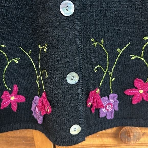 Newton Trading Co. Authentic Casual Wear Black Wool Sweater Cardigan Floral PL - Picture 7 of 8